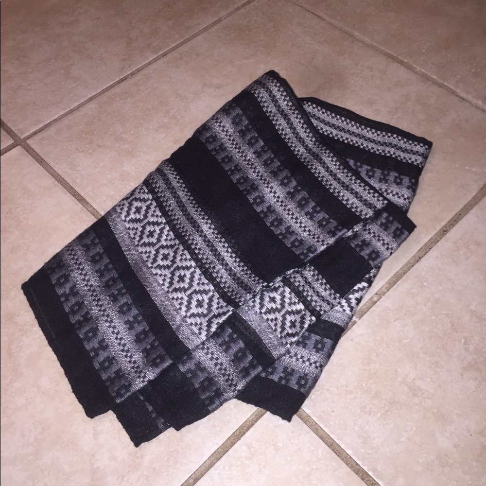 Scarf - Picture 2 of 7